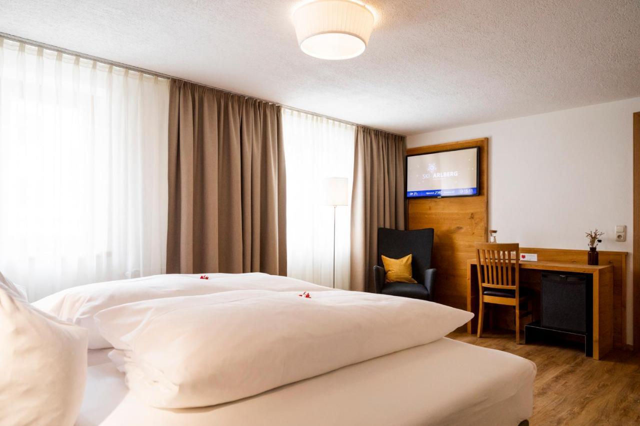 Hotel Montfort سانكت أنتون ام ارلبرغ المظهر الخارجي الصورة